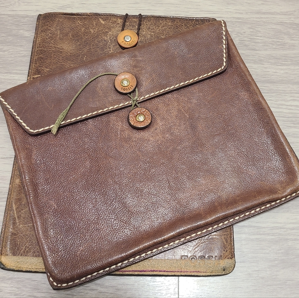 Set Of 2 Vintage Fossil Bag Protector Case Leather With Wooden Button Tie Close
